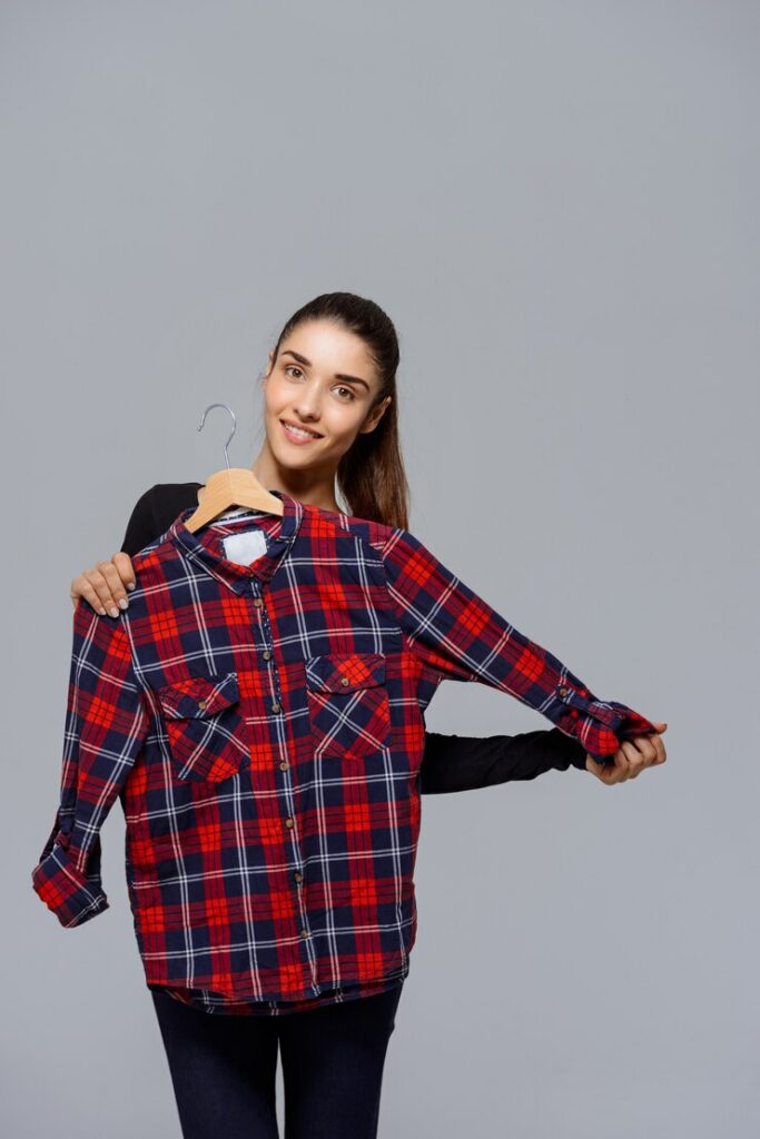 Chemise Fille en Tunisie : Comment Choisir le Modèle Parfait pour les Journées d’École ?